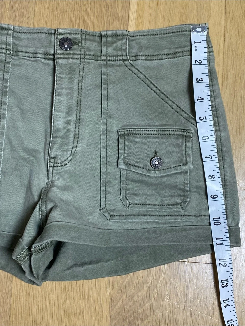 Abercrombie & Fitch Olive Green Cargo Utility Shorts Size 8 W29 Cuffed Casual